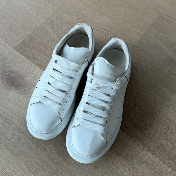Alexander McQueen white oversized sneakers - Picture 1 of 7